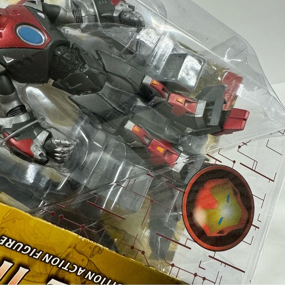 COLLECTORS EDITION MARVEL IRON MAN - Picture 3 of 10